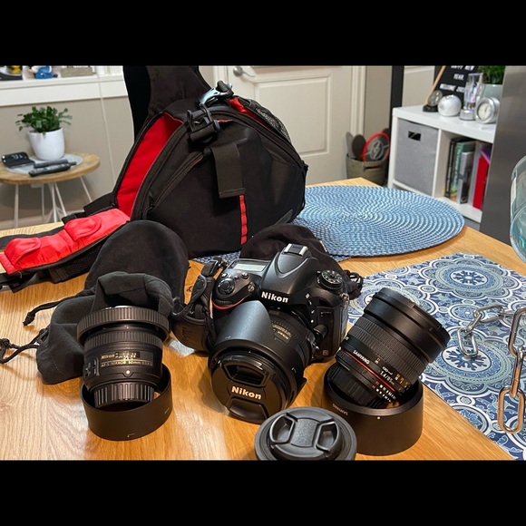 I sell my Nikon D610 because I need money for my daughter to buy here gift - Picture 1 of 1